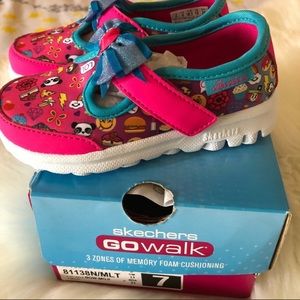 BNWT 7 Toddler Sketchers Go Walk Memory Foam Shoes
